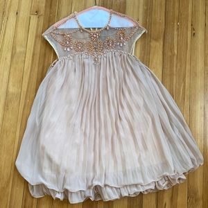 Cute flowy detailed dress